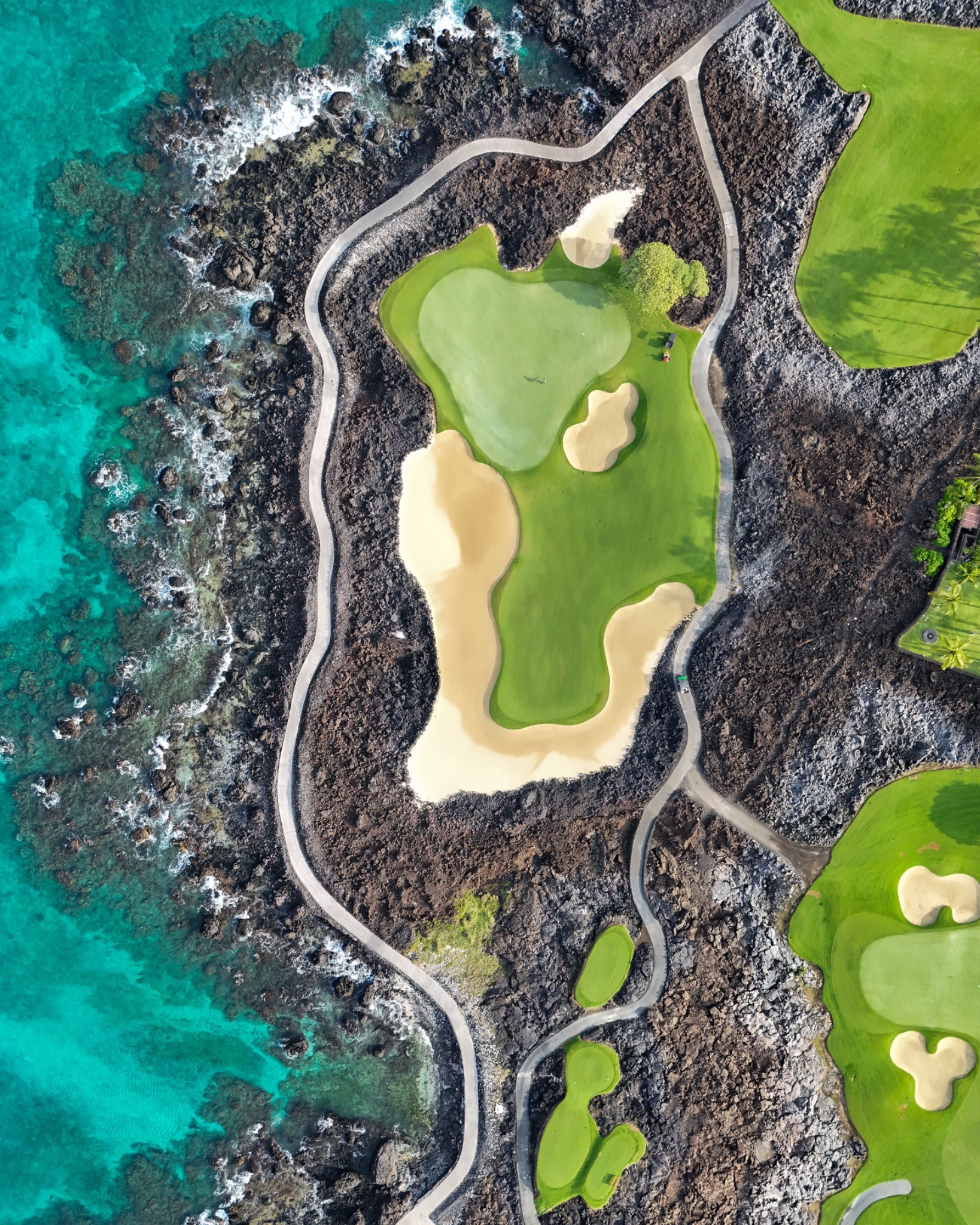 Hualalai's 17th — photograph by Paul Towers